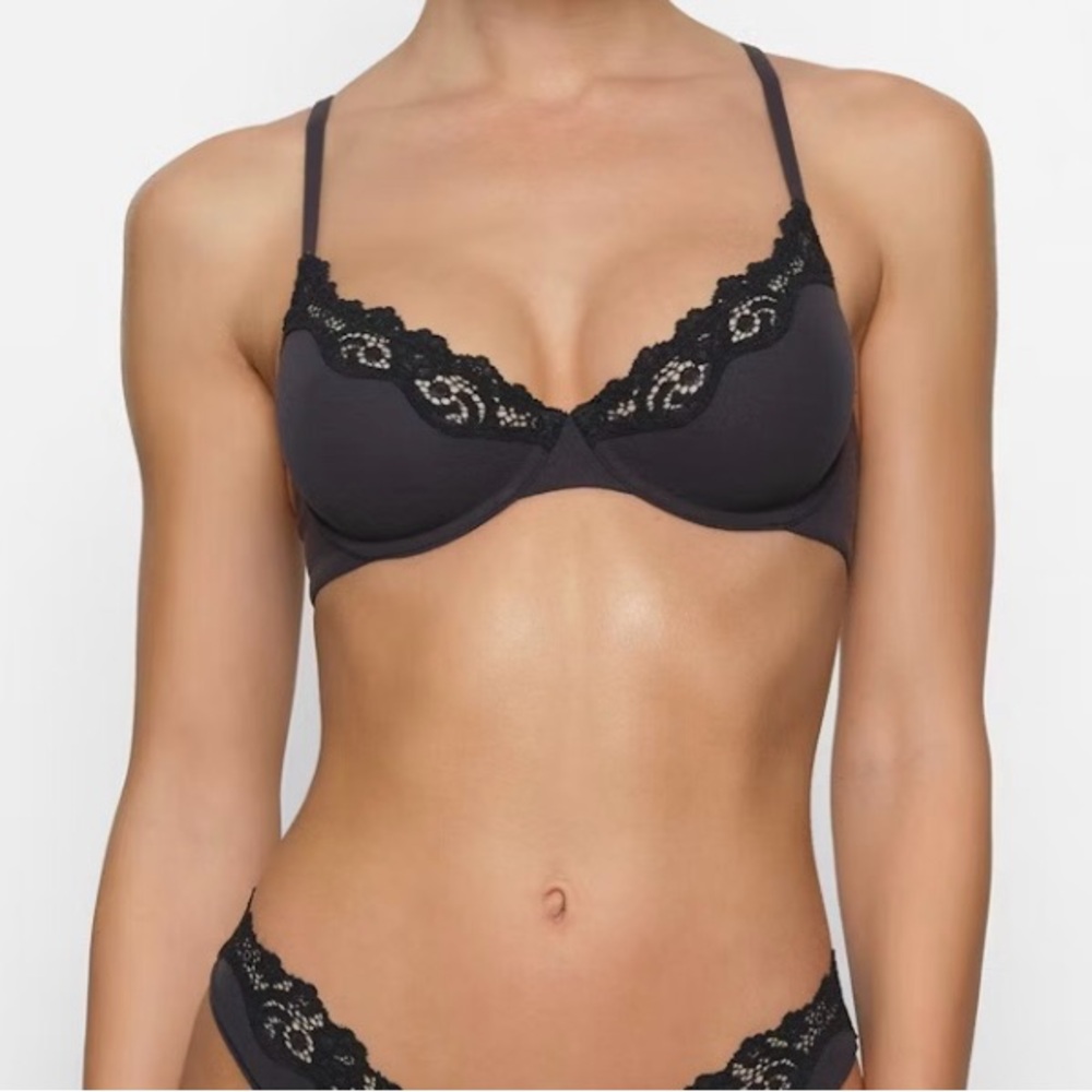 🖤 NWT SKIMS Fits Everybody Lace Underwire Bra - ONYX - 36D 🖤
